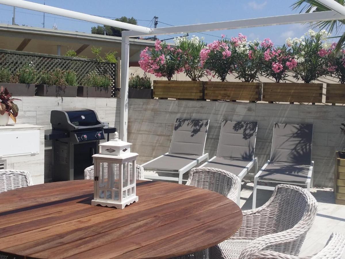 Sitges Spaces Mediterranean Apartments 4 Bedroom, 4 Bathroom, Huge Terrace, Jacuzzi- Sleeps 9 Exteriör bild