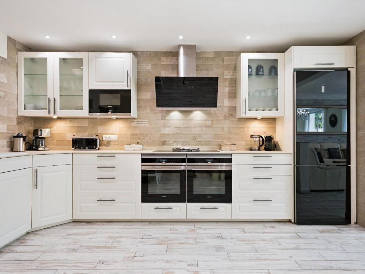 Sitges Spaces Mediterranean Apartments 4 Bedroom, 4 Bathroom, Huge Terrace, Jacuzzi- Sleeps 9 Exteriör bild
