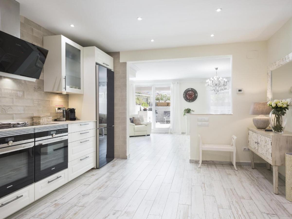 Sitges Spaces Mediterranean Apartments 4 Bedroom, 4 Bathroom, Huge Terrace, Jacuzzi- Sleeps 9 Exteriör bild